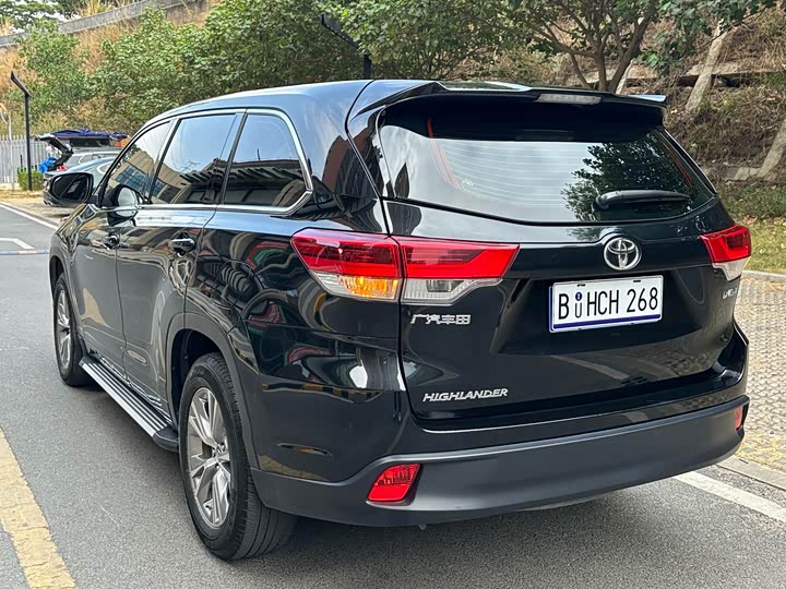 Фото 6 - Toyota Highlander