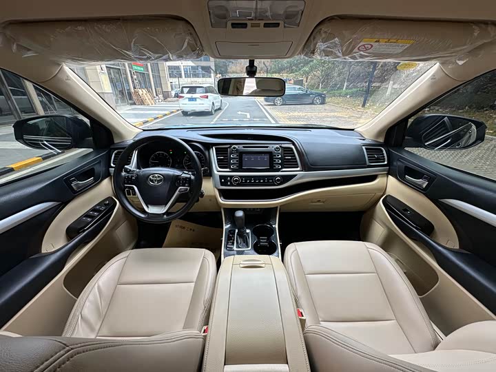 Фото 9 - Toyota Highlander