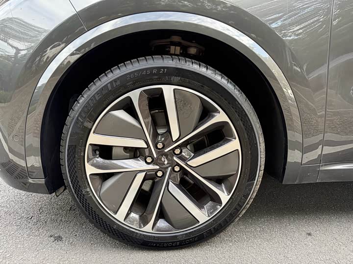 Фото 9 - LiXiang L8