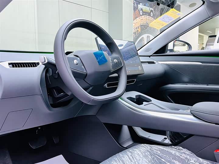 Фото 8 - XPeng Mona M03