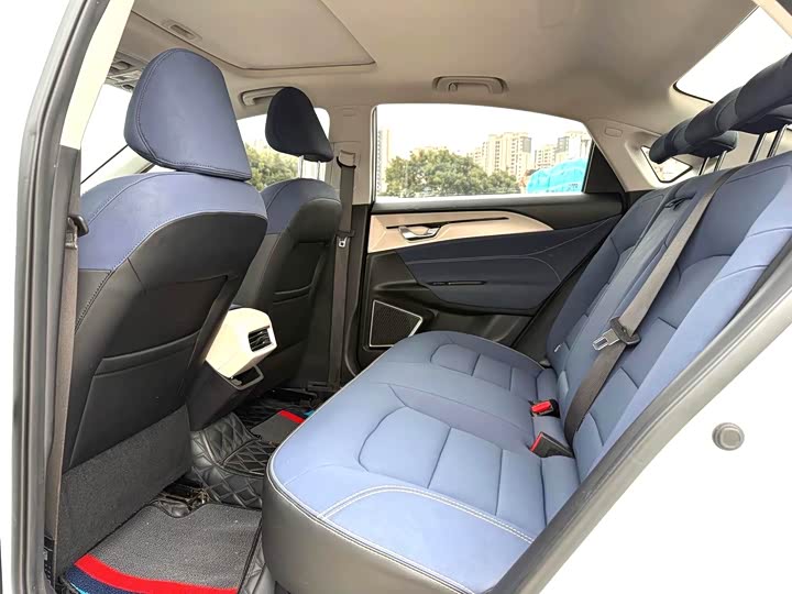 Фото 6 - Geely Geometry A