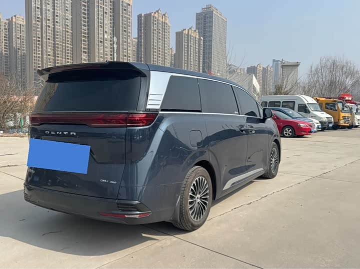 Фото 7 - Denza D9