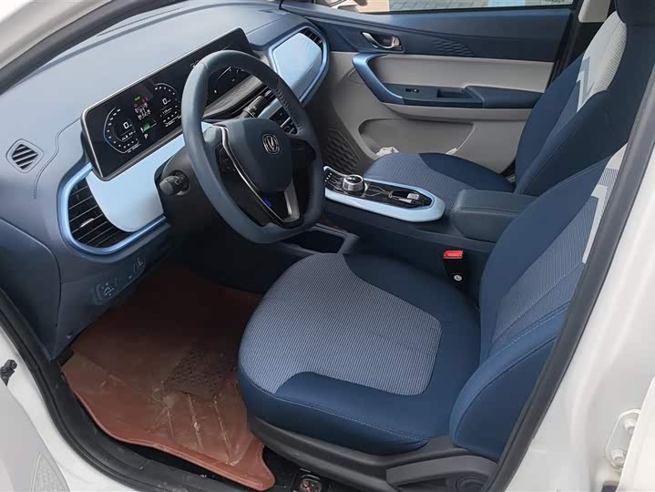 Фото 9 - Changan BenBen E-Star