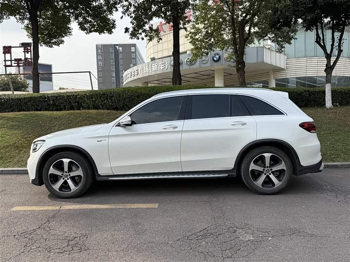 Photo 3 - Mercedes-Benz GLC-Class