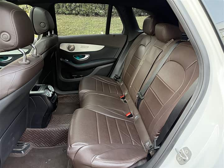 Photo 9 - Mercedes-Benz GLC-Class