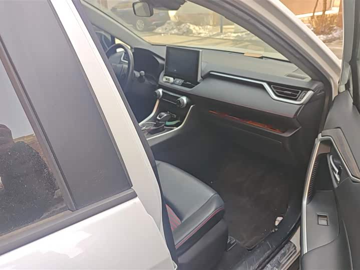 Фото 8 - Toyota RAV4 Hybrid