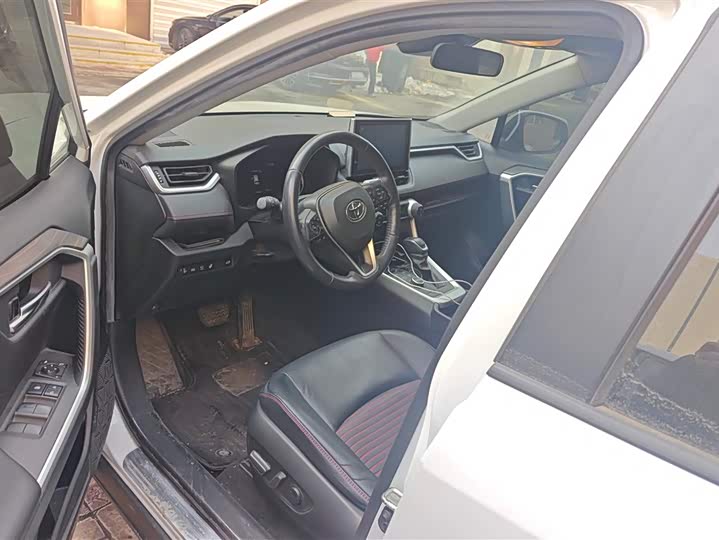 Фото 9 - Toyota RAV4 Hybrid