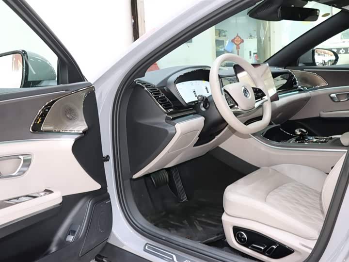 Фото 9 - BYD Han