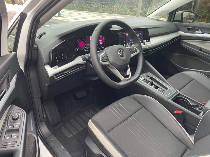 Фото 4 - Volkswagen Golf