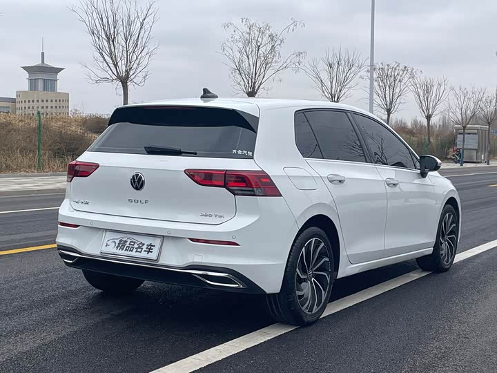 Фото 8 - Volkswagen Golf