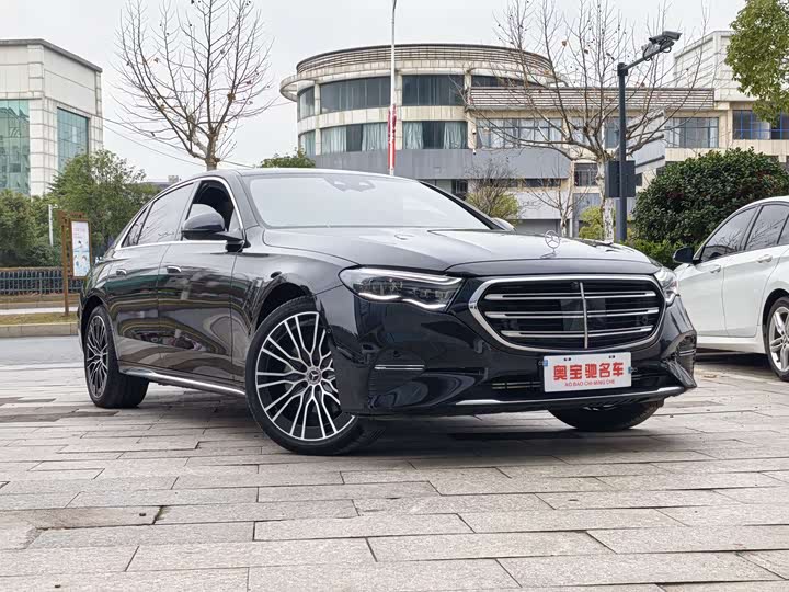 Photo 3 - Mercedes-Benz E-Class