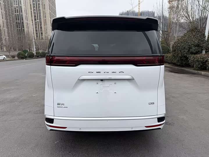 Фото 8 - Denza D9