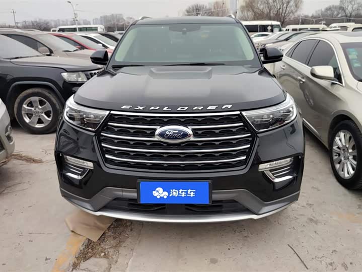 Фото 2 - Ford Explorer