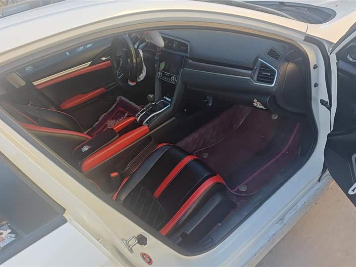 Фото 8 - Honda Civic