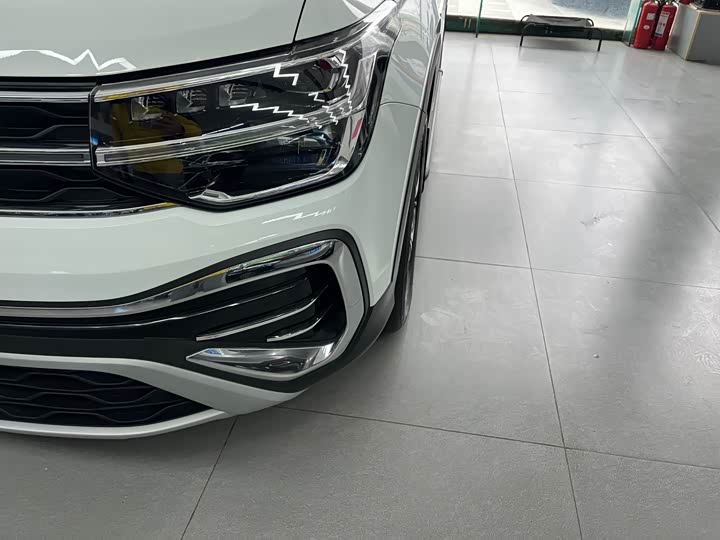 Фото 3 - Volkswagen Tharu