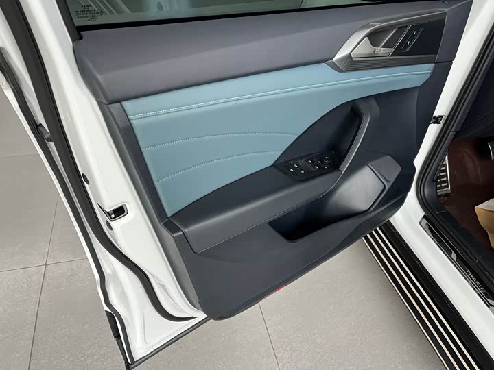 Фото 7 - Volkswagen Tharu