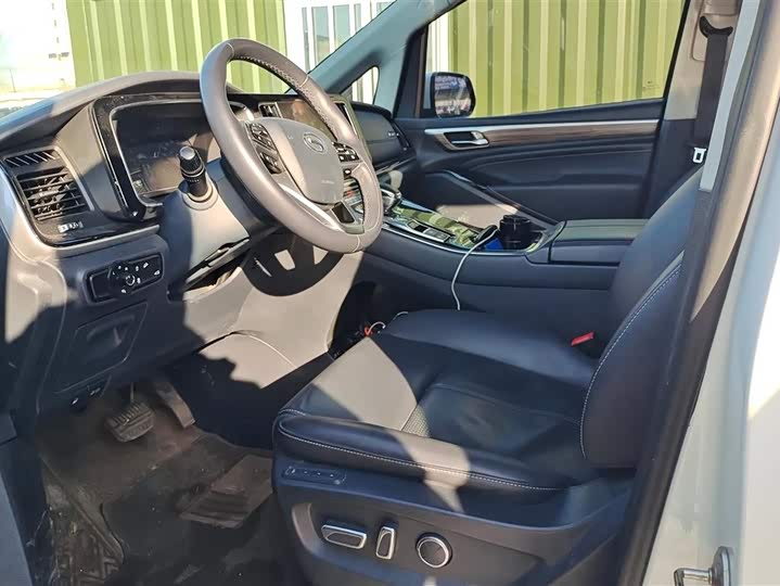 Фото 9 - GAC Trumpchi M8