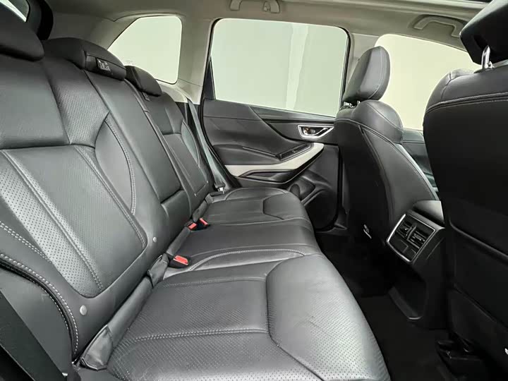 Фото 9 - Subaru Forester