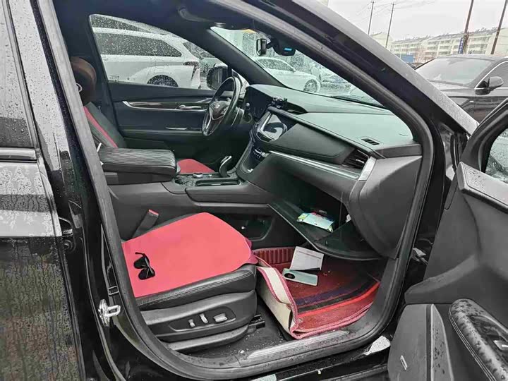 Фото 7 - Cadillac XT5