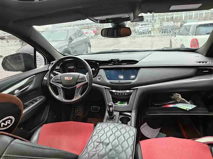 Фото 9 - Cadillac XT5