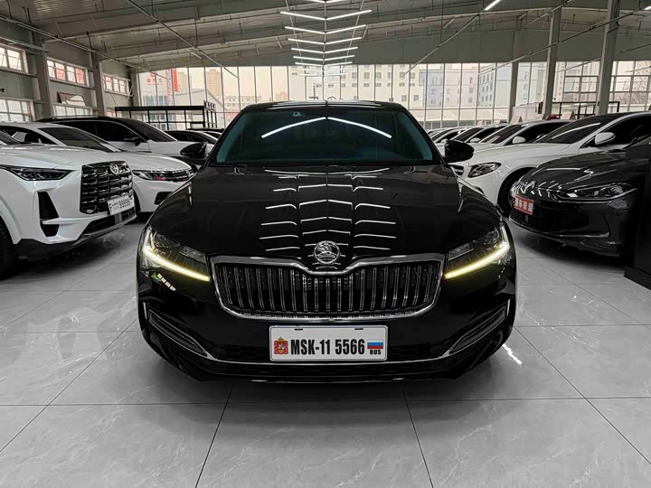Фото 2 - Skoda Superb