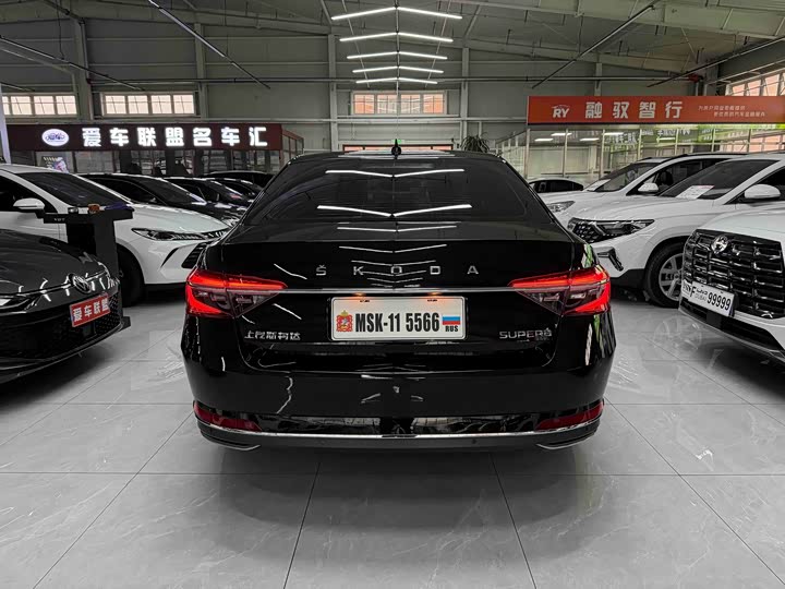 Фото 5 - Skoda Superb