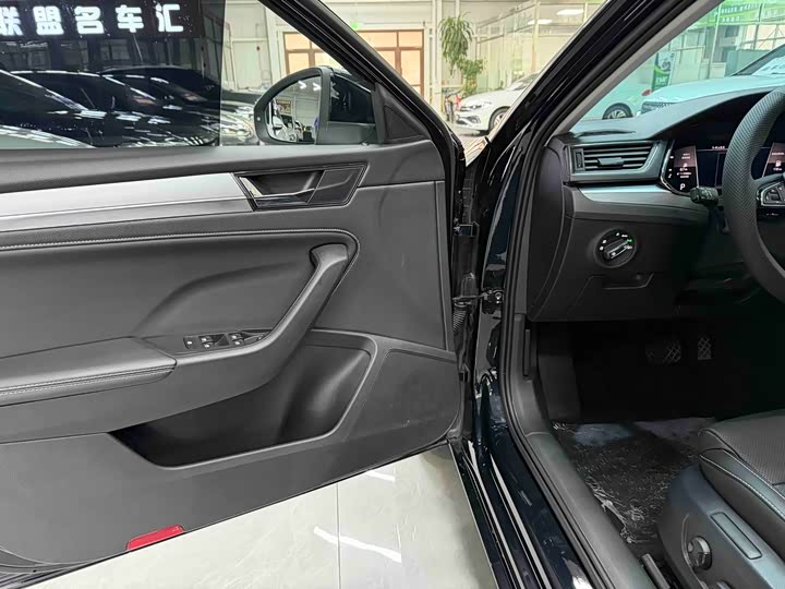 Фото 9 - Skoda Superb