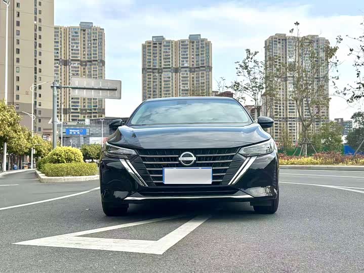 Фото 2 - Nissan Sylphy