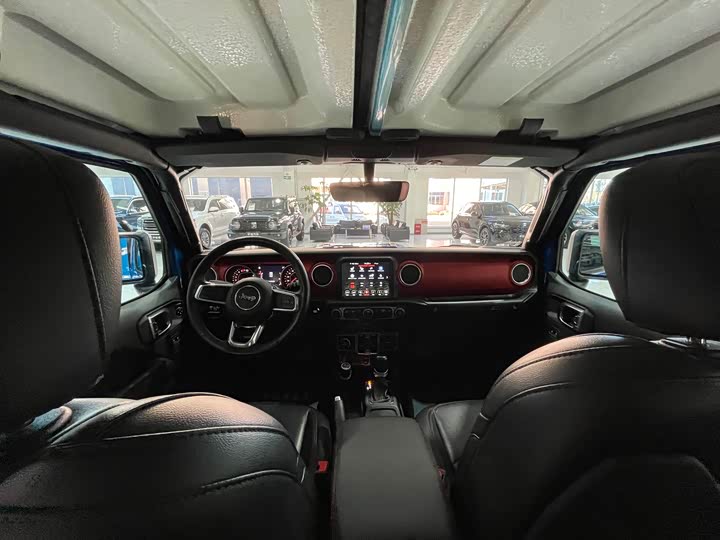 Photo 7 - Jeep Wrangler