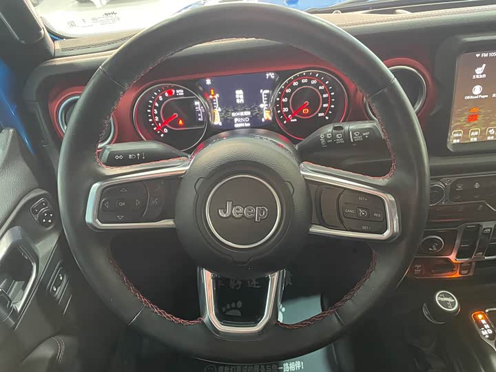 Photo 8 - Jeep Wrangler