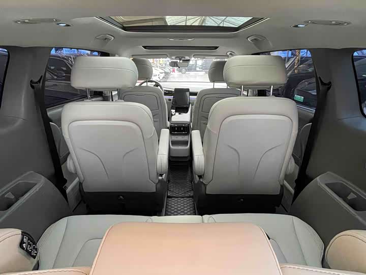 Фото 9 - Hyundai Custo