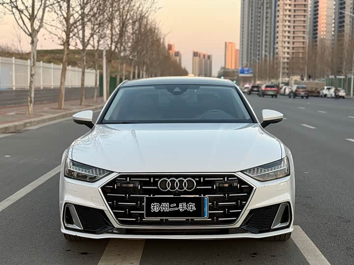 Фото 2 - Audi A7L