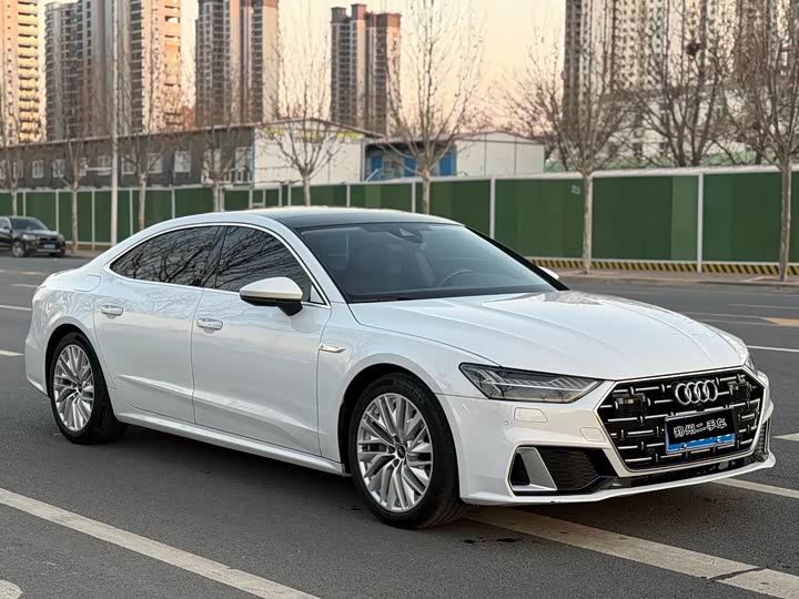 Фото 3 - Audi A7L