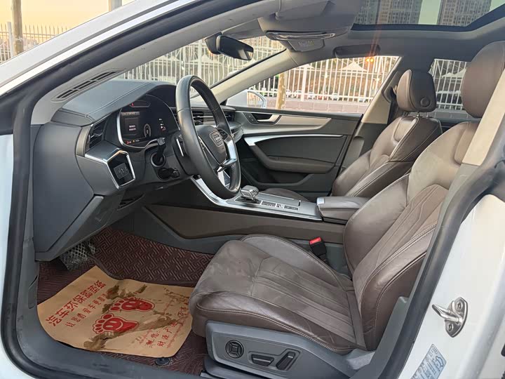 Фото 4 - Audi A7L