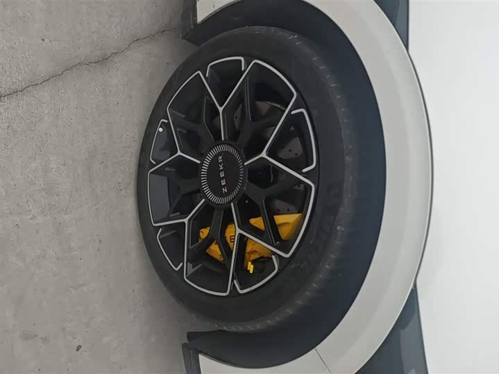 Фото 6 - Zeekr 007