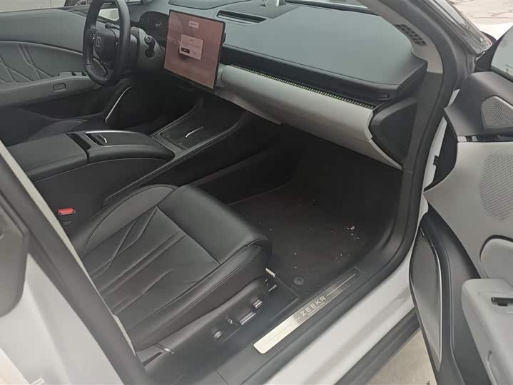 Фото 8 - Zeekr 007