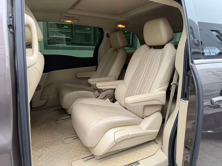 Фото 5 - Buick GL8 ES