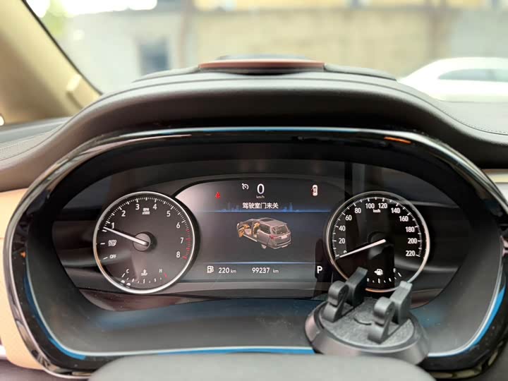 Фото 9 - Buick GL8 ES