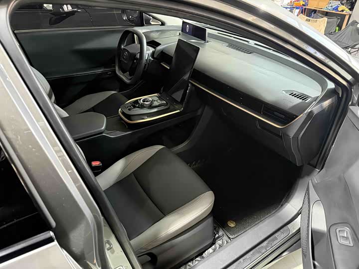 Фото 4 - Toyota bZ3