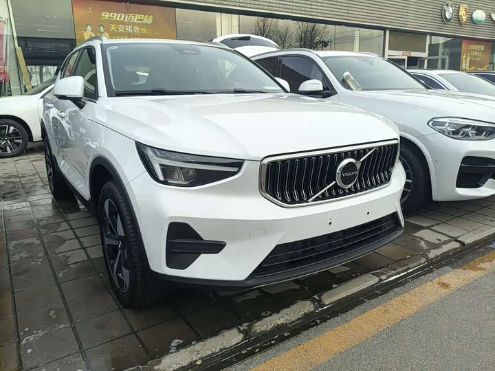 Фото 3 - Volvo XC40