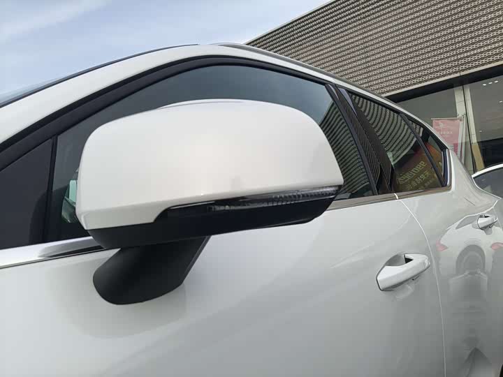 Фото 5 - Volvo XC40