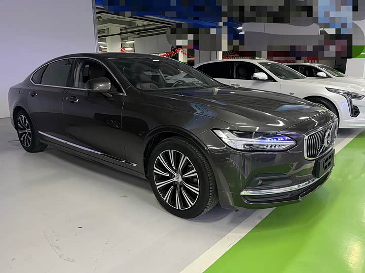 Photo 3 - Volvo S90