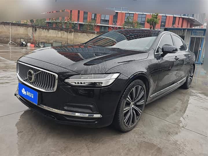 Фото 1 - Volvo S90