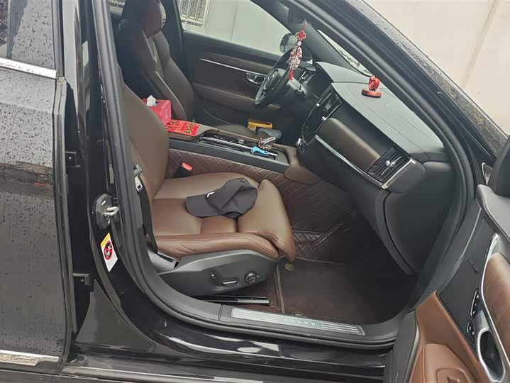 Фото 8 - Volvo S90