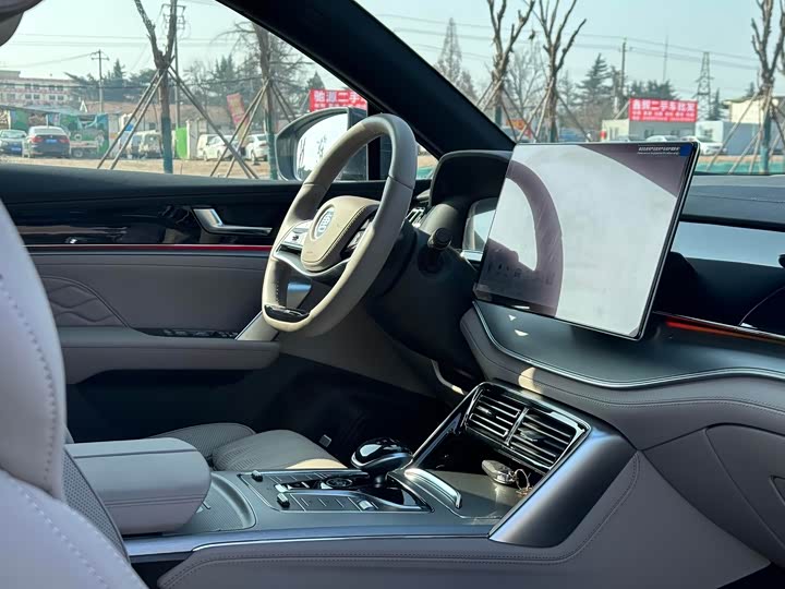 Фото 9 - BYD Tang Hybrid/EV