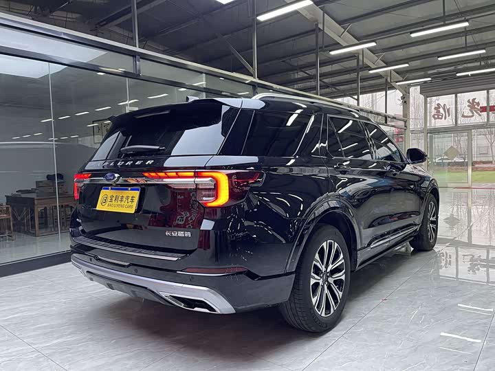 Фото 4 - Ford Explorer