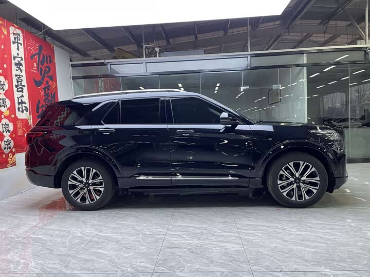 Фото 7 - Ford Explorer