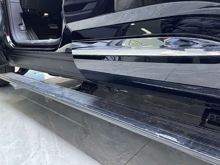 Фото 9 - Ford Explorer