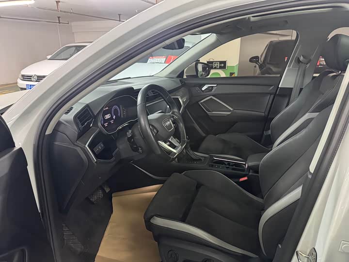 Фото 7 - Audi Q3