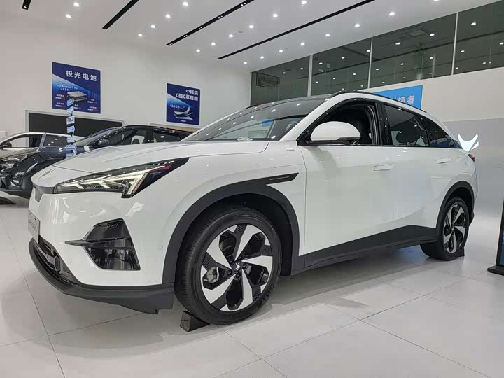 Фото 1 - BAIC Arcfox Alpha T5